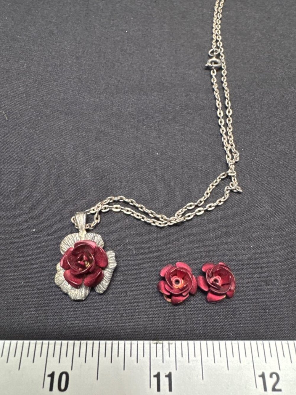 Rose Pendant Necklace & Matching READ Earrings Set Red Rose Design Silver Chain